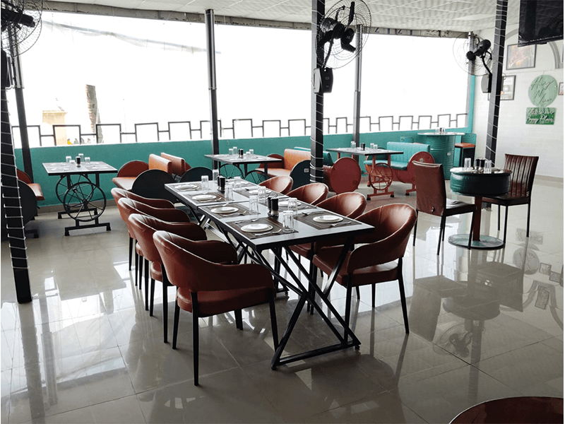 Hary 'N Lav - A Beachside Restaurant